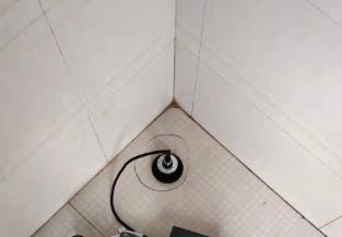 凤城卫生间漏水维修之 loft 夹层储藏室毗邻暗管渗水哪家好，推荐诚匠小爱修缮